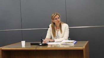 rechazan cargos a joven que habria acuchillado a su bebe en bariloche