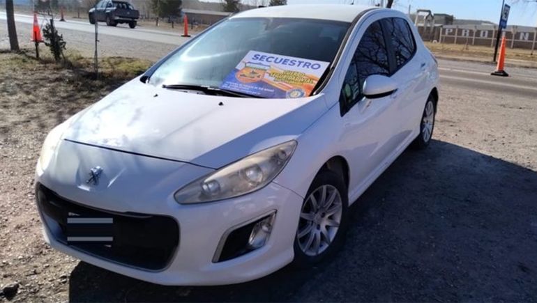 En un control de rutina, incautaron un auto con pedido de secuestro de Neuquén