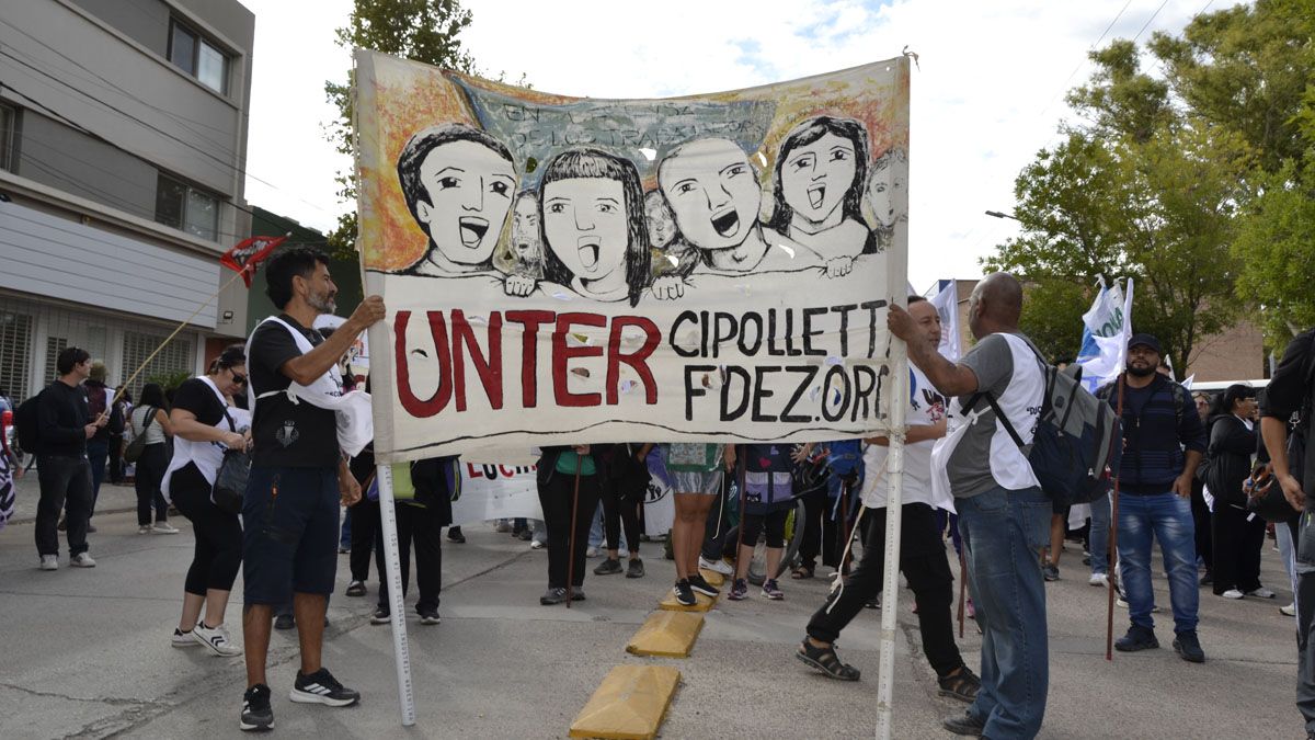 Los docentes de Río Negro iniciarán un paro de 48 horas tras el receso invernal.