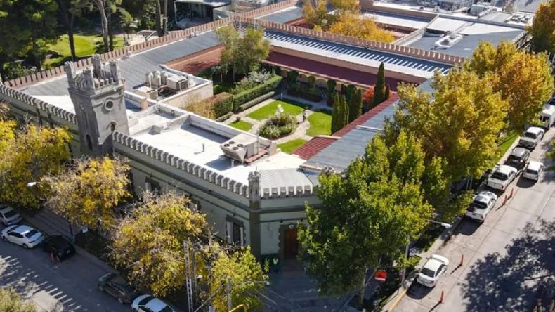 El gobierno de Neuquén paga los mejores sueldos del país en la provincia más cara. | LMCipolletti.com El gobierno de Neuquén paga los mejores sueldos del país en la provincia más cara.