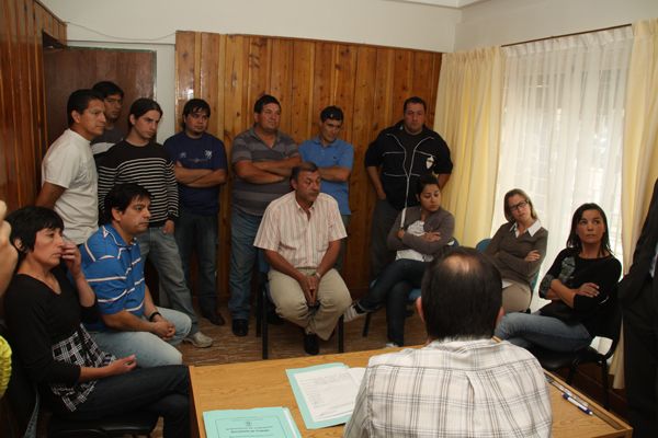 Sin acuerdo en conflicto laboral en empresa empacadora