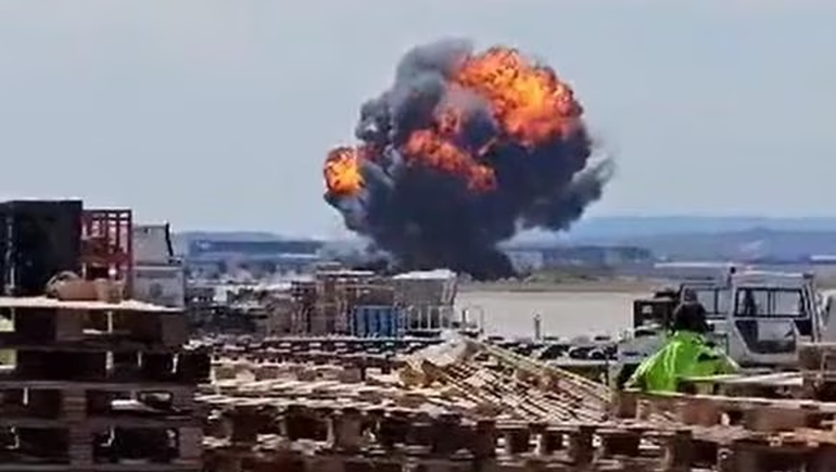 Se estrelló un avión del Ejército y el piloto se salvó de milagro