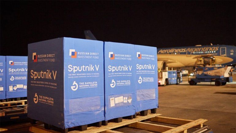 Sputnik: llegó al país el principio activo que permitirá producir 800 mil dosis