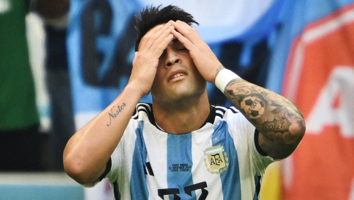 ¿Se baja?: revelan que Lautaro Martínez arrastra una lesión en su tobillo