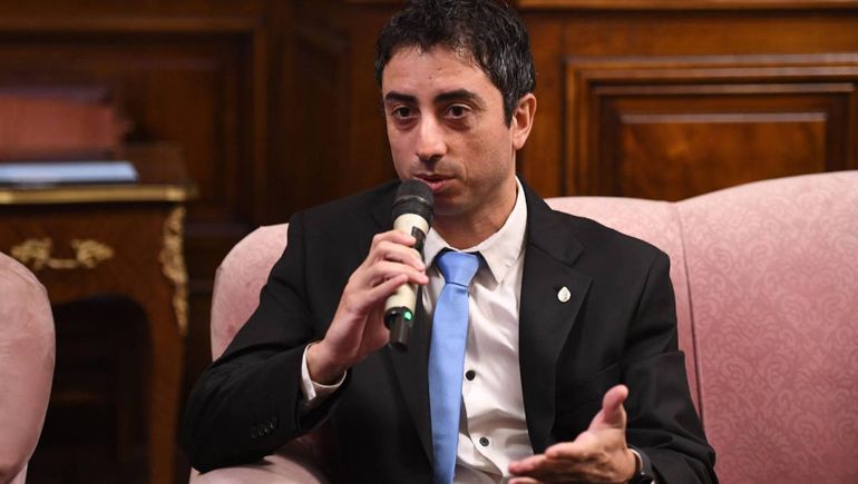 El senador Enzo Fullone pidió que Roca tome medidas para sumarse al boom Vaca Muerta.
