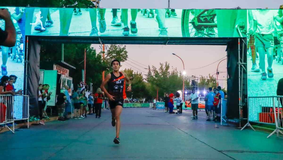 Llega la Milla Nocturna a Cipolletti: costos e inscripciones