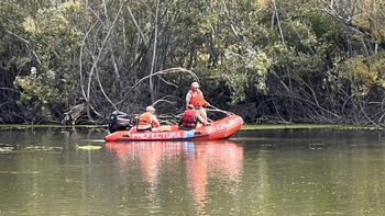La Policía de Río Negro sumó junto a la Prefectura Naval Argentina, rastrillajes en zonas ampliadas entre Lamarque y Pomona.