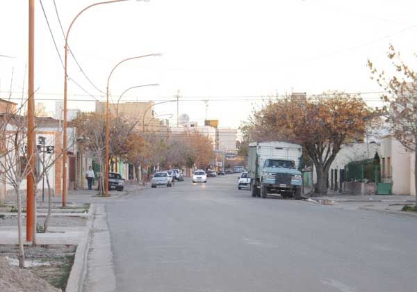 Un joven, apuñalado por una patota