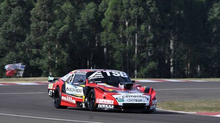 Manu Urcera pisó a fondo en el primer día de clasificación del TC en Concepción del Uruguay y quedó cuarto. 
