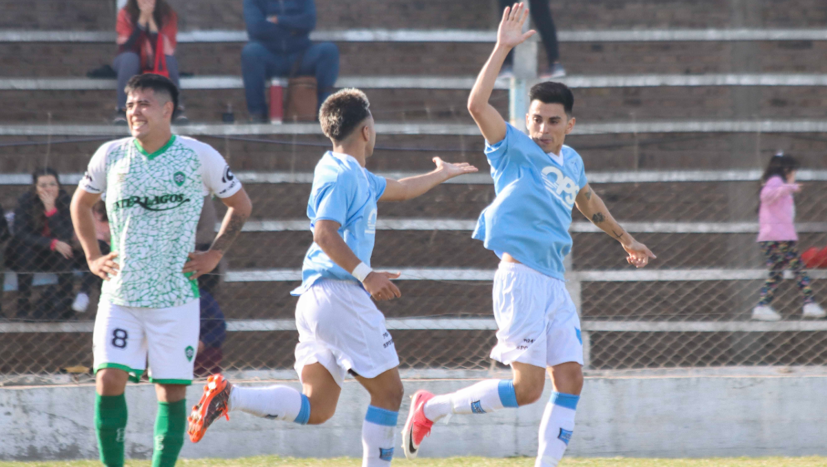 En la Liga Deportiva Confluencia, San Martín aprovechó un error de Fernández Oro y ganó su partido. Fotos: Anahí Cárdena&nbsp;