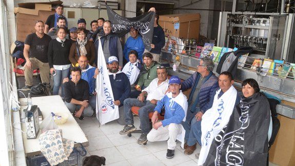 Acampan en Interlagos para volver a trabajar tras la polémica orden judicial
