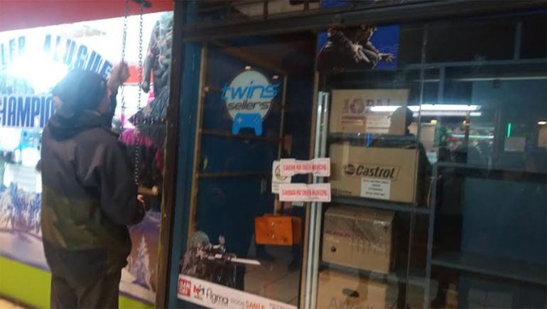 Clausuran locales en Bariloche que se dedican al intercambio de divisas