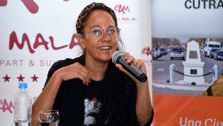 Miss Bolivia se presentará esta noche en Cutral Co.