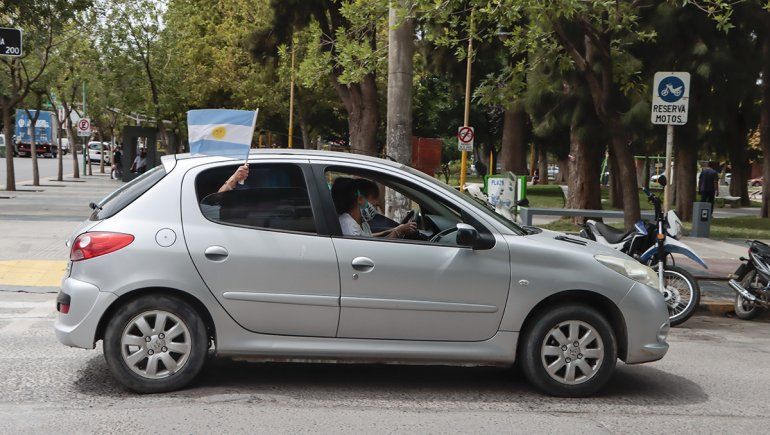 Caravana en Cipolletti contra el impuestazo