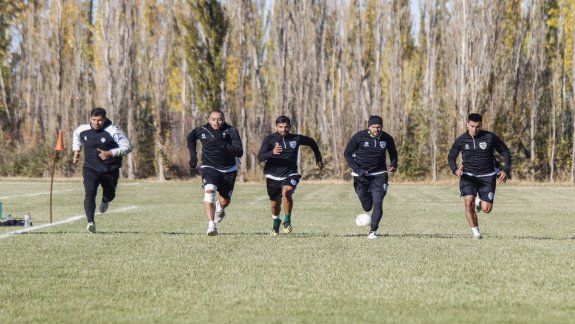 Por ahora, Cipo sólo puede entrenar en grupos de hasta 5 futbolistas.
