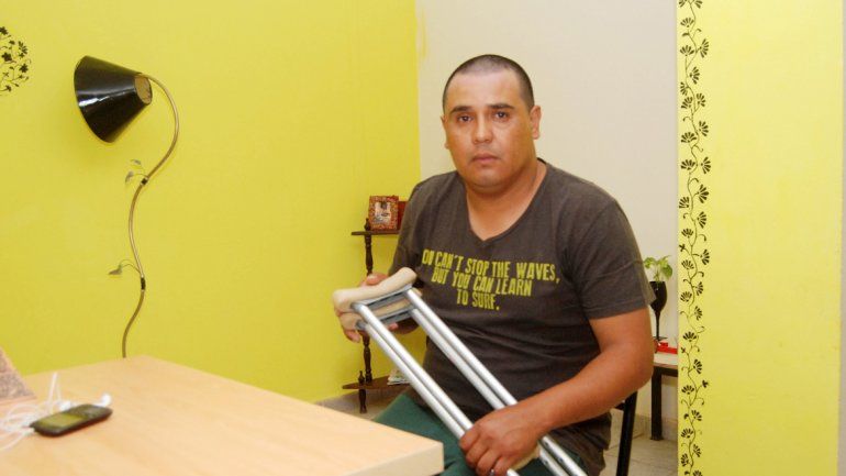 El obrero tucumano Enrique Flores permanece alojado en la casa de una vecina cipoleña desde hace casi una semana.