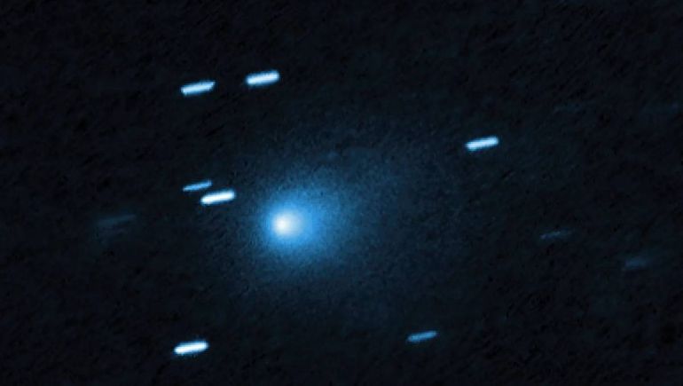 Gran atención y controversia ha suscitado la aparición del cometa 3I/Atlas. Se trata de un objeto celeste de características muy particulares. El planetarista Denis Martínez rechaza la posibilidad de que sea una nave alienígena | LMCipolletti.com Gran atención y controversia ha suscitado la aparición del cometa 3I/Atlas. Se trata de un objeto celeste de características muy particulares. El planetarista Denis Martínez rechaza la posibilidad de que sea una nave alienígena