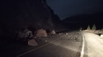 expertos estudian las causas de derrumbes de rocas sobre ruta 40