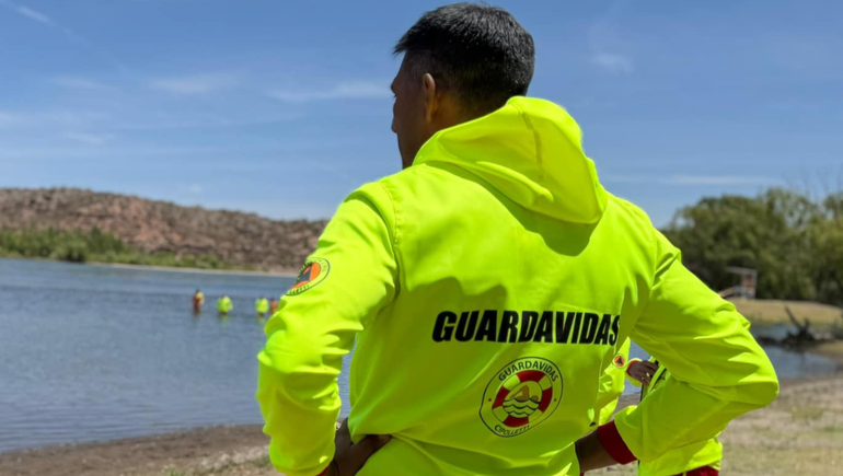 Los guardavidas de Cipolletti hasta el momento no tuvieron que hacer rescates en la Isla Jordán.