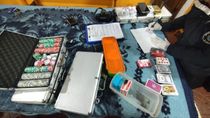 los investigadores confirmaron la presencia de alrededor de una docena de personas que participaban activamente en juegos de apuestas. Foto: Gentileza. los investigadores confirmaron la presencia de alrededor de una docena de personas que participaban activamente en juegos de apuestas. Foto: Gentileza.