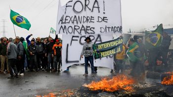maxima tension en brasil con protestas y cortes de ruta