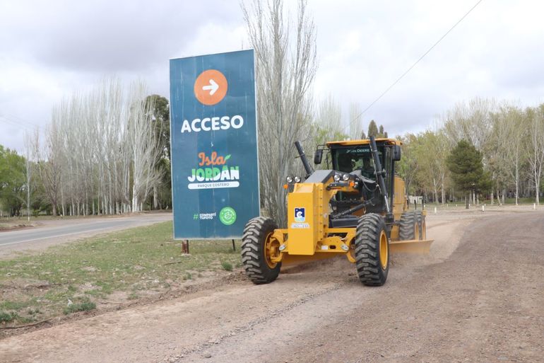 El municipio cipoleño presentó sus dos nuevas máquinas viales