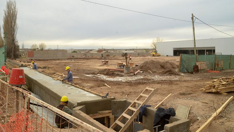 La Anónima busca cubrir más de 50 puestos de trabajo para la sucursal que abrirá en Fernández Oro. 