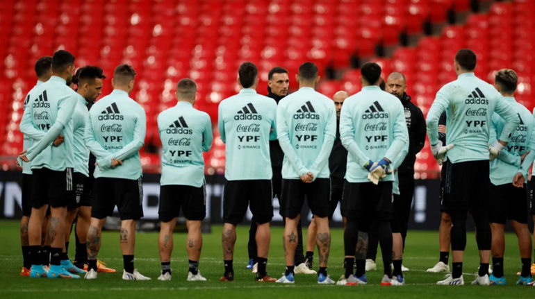 Con sorpresas, la pre lista mundialista que presentaría Scaloni