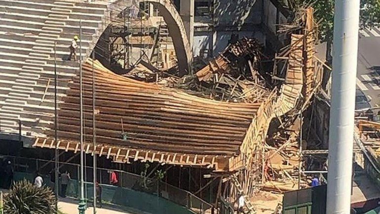 Se derrumbó una de las tribunas del estadio de Ferro
