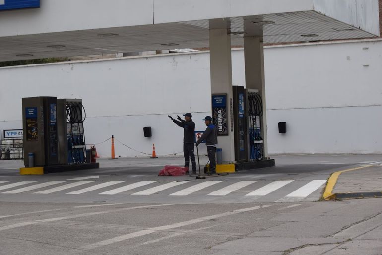 Alarma por falta de combustibles en estaciones de servicio de Cipolletti