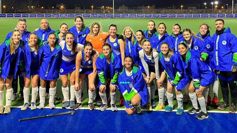Río Negro y su equipo femenino para el Argentino de mayores de hockey.&nbsp;