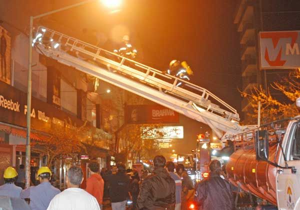Incendio en Olimpia causó temor y un enorme operativo