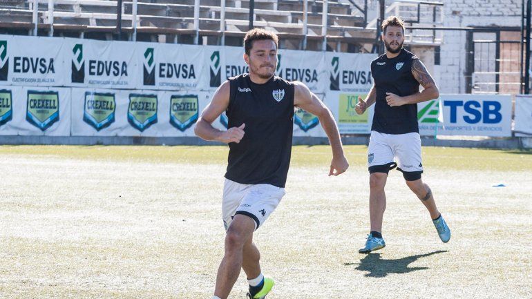 Valente se resintió de una pubalgia y se perdería el partido de cierre.