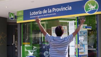 El festejo alocado de otro apostador que también supo acertar. Ahora fue en Cipolletti.