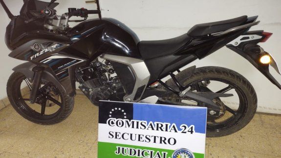 Motochorra abandonó su botín y escapó de la Policía
