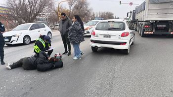 Personal policial y de salud intervinieron en el lugar del hecho y cumplieron una eficiente labor. Personal policial y de salud intervinieron en el lugar del hecho y cumplieron una eficiente labor.