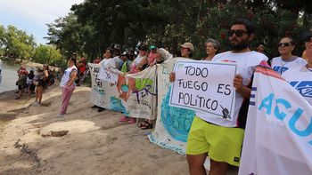 Unter llevó su reclamo salarial a la 50° Regata Internacional del río Negro.