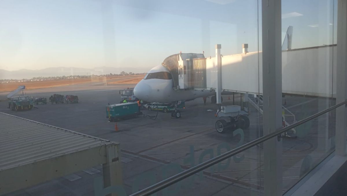 Pasajeros varados en Salta por desperfectos del avión rionegrino