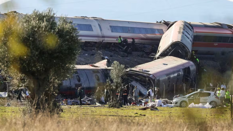 Impactante video: así fue el choque de trenes en España que dejó al menos 30 muertos y decenas de heridos