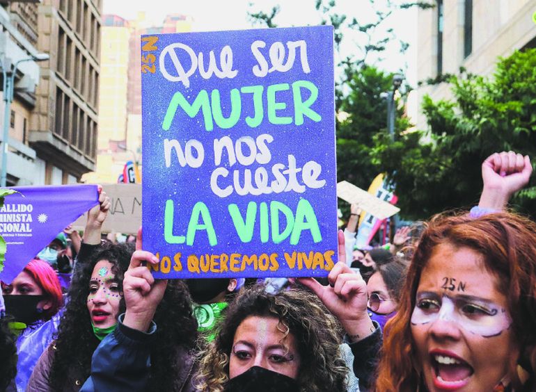 A diario, cientos de mujeres denuncian a sus parejas o ex parejas por violencia de género en Argentina.