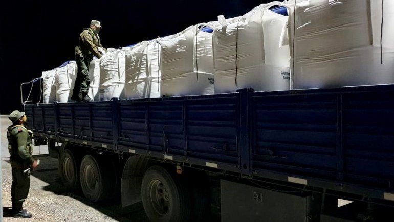 Secuestran 28 toneladas de una sustancia utilizada para elaborar pasta de cocaína