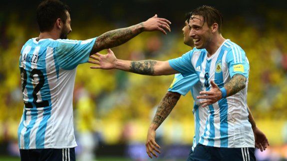 Lucas Biglia empezó y terminó la jugada.