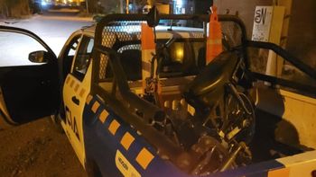 Motociclista lesionado tras el accidente.