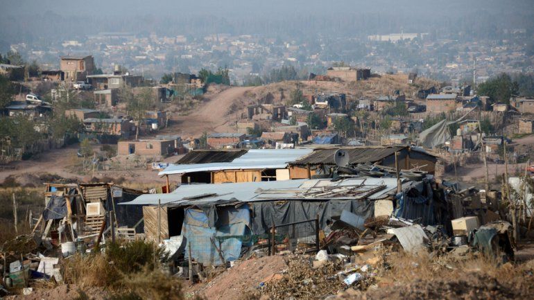 Aumentó la pobreza en Argentina y alcanzó el 42 por ciento