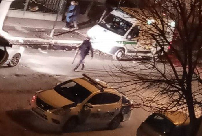 Un hombre herido en la cara en el barrio Ceferino - La policía en el lugar.&nbsp;