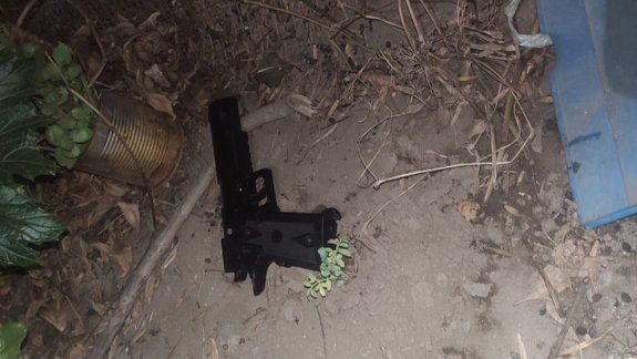 Una pareja la amenazó con un arma y le robó el iPhone: terminaron presos