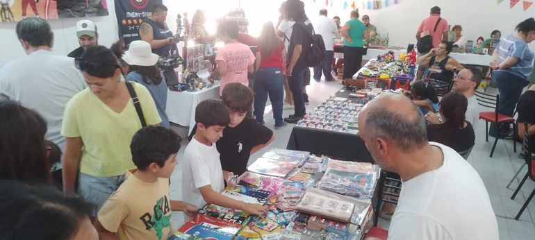 La Feria del Androide fue un exito en Allen. Muchos
