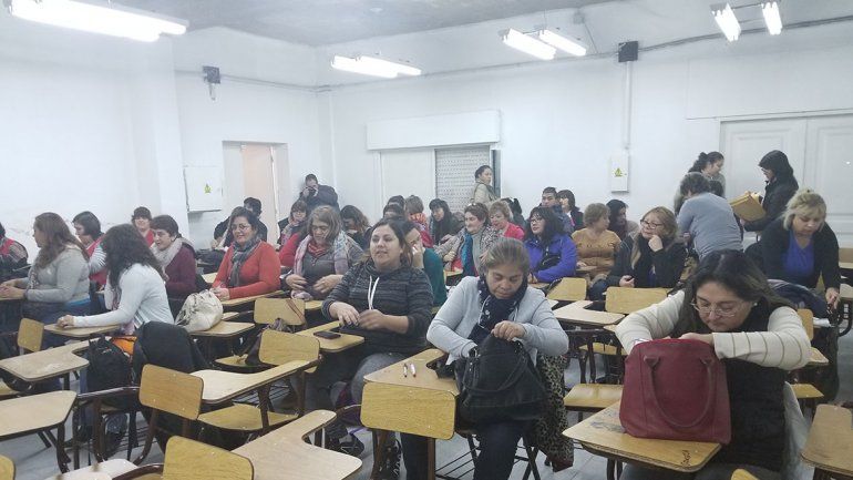 Municipales rindieron examen por el pase a planta