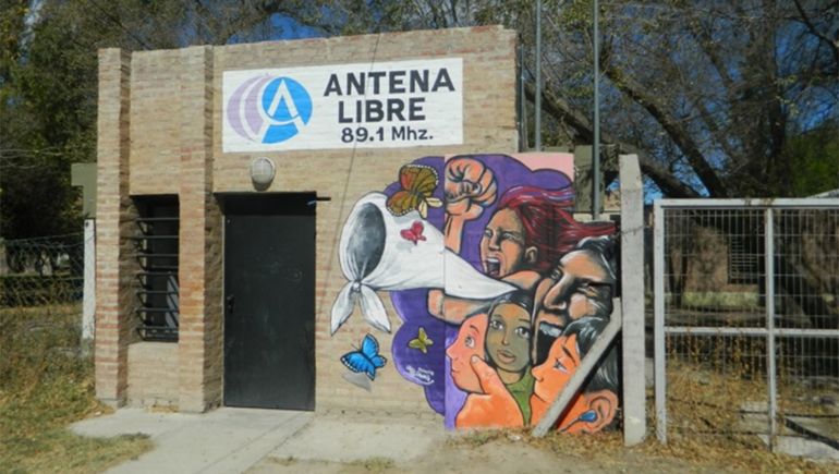 Tensión en la UNCo por comentarios misóginos de docente denunciado por acoso