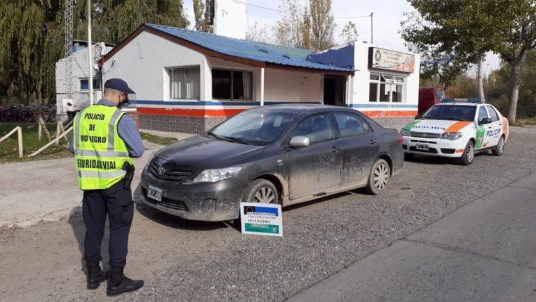 Un conductor cayó manejando un auto de alta gama adulterado